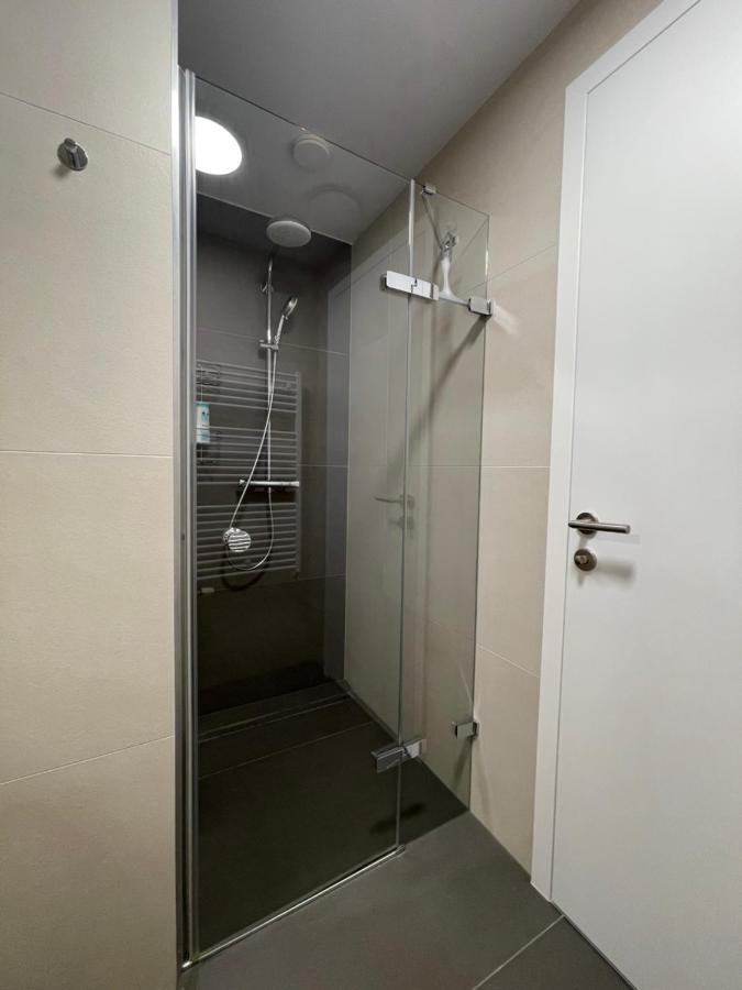 Sag Sky Park Residence Free Parking And Wi-Fi ブラチスラヴァ エクステリア 写真