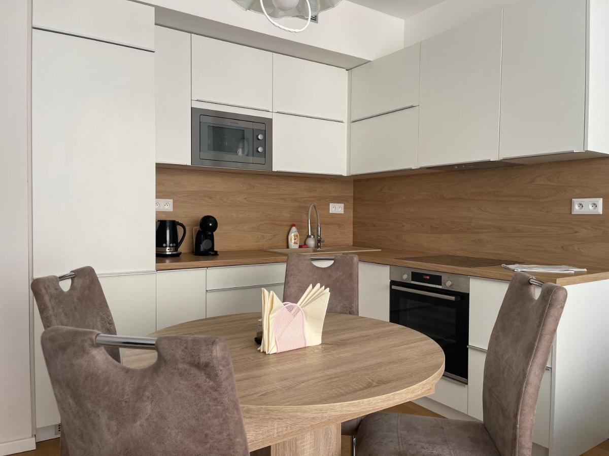 Sag Sky Park Residence Free Parking And Wi-Fi ブラチスラヴァ エクステリア 写真